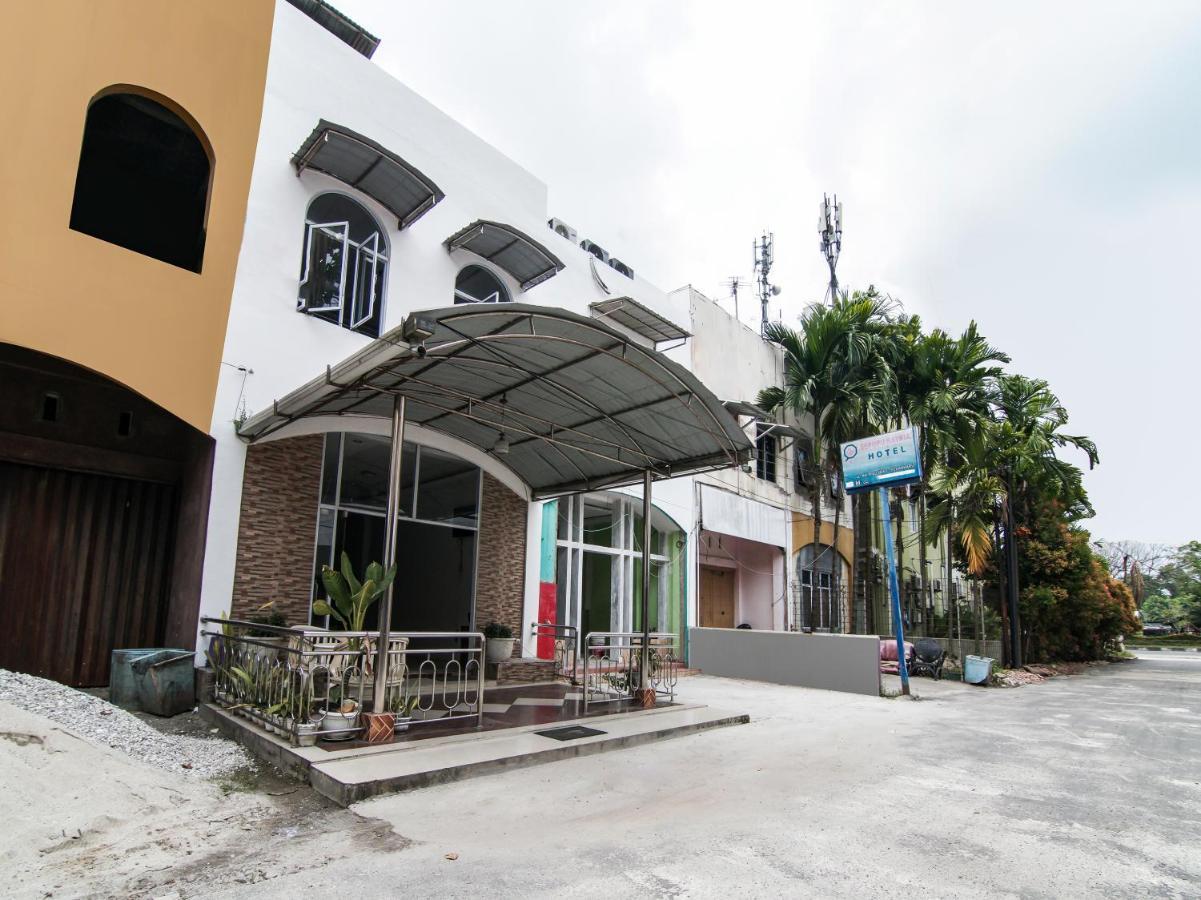 Oyo 90897 Hotel Sepupu Satria Pekanbaru Zewnętrze zdjęcie