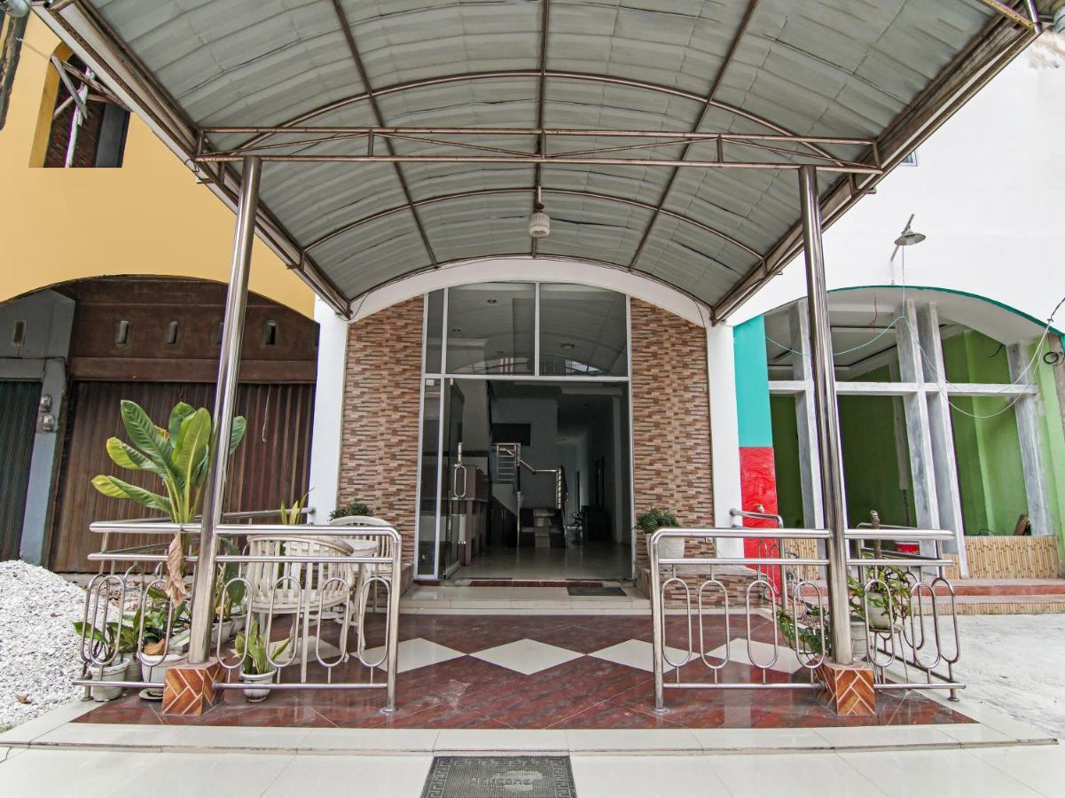 Oyo 90897 Hotel Sepupu Satria Pekanbaru Zewnętrze zdjęcie