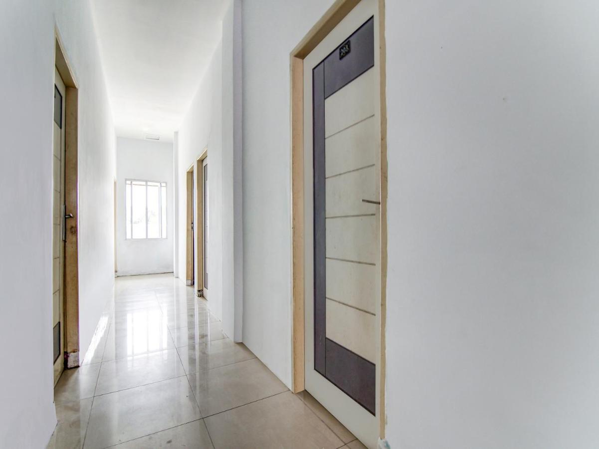 Oyo 90897 Hotel Sepupu Satria Pekanbaru Zewnętrze zdjęcie