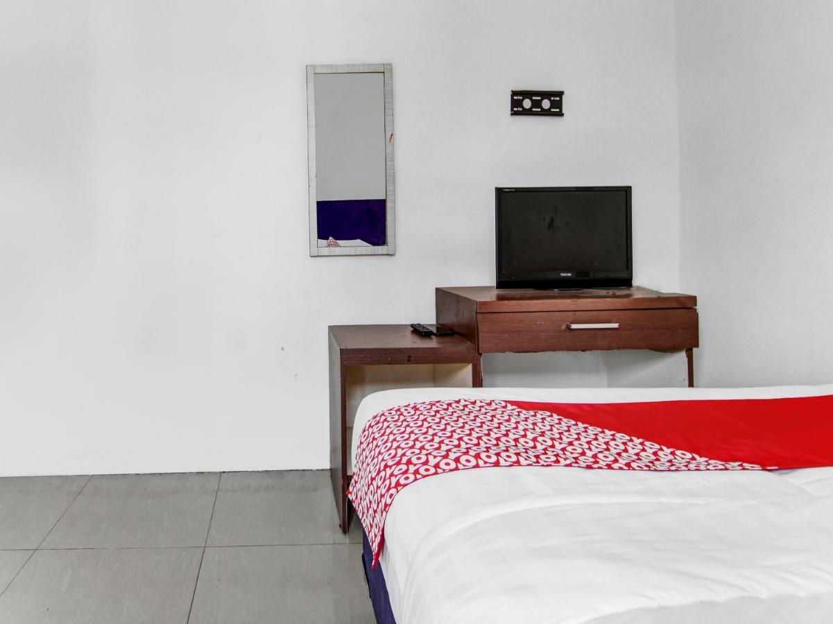 Oyo 90897 Hotel Sepupu Satria Pekanbaru Zewnętrze zdjęcie