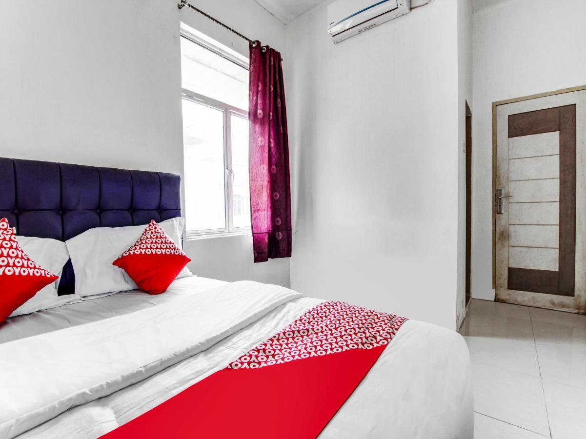 Oyo 90897 Hotel Sepupu Satria Pekanbaru Zewnętrze zdjęcie