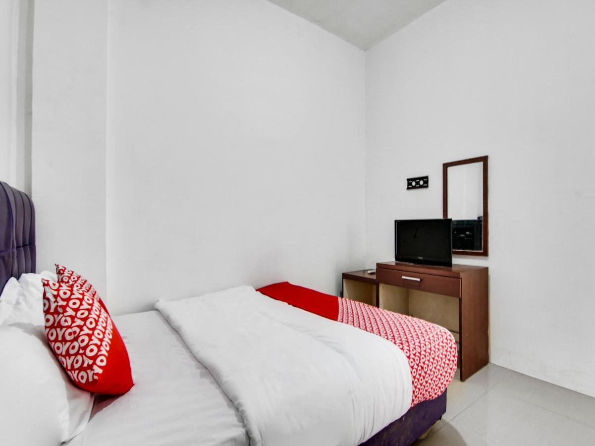 Oyo 90897 Hotel Sepupu Satria Pekanbaru Zewnętrze zdjęcie