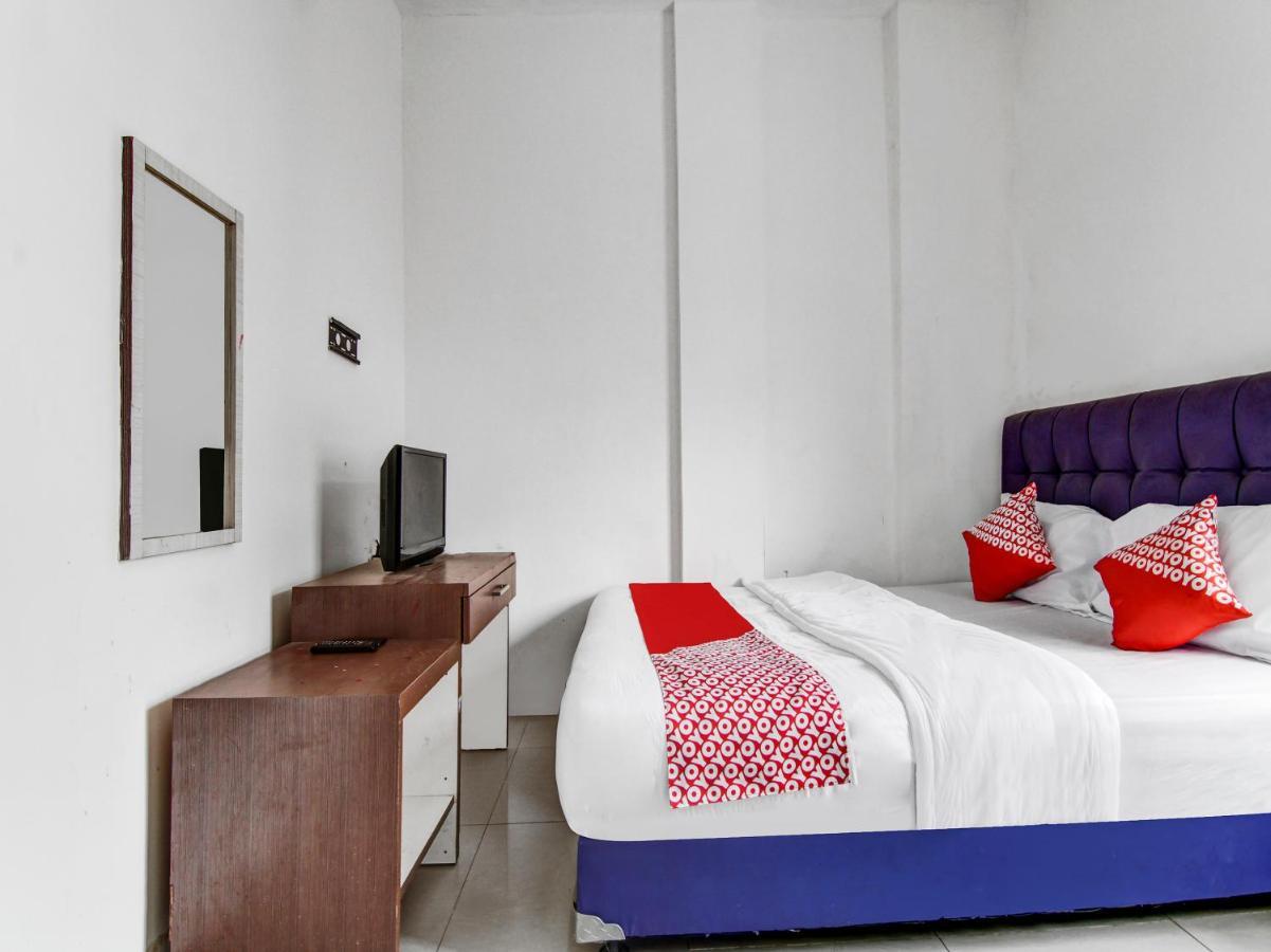 Oyo 90897 Hotel Sepupu Satria Pekanbaru Zewnętrze zdjęcie
